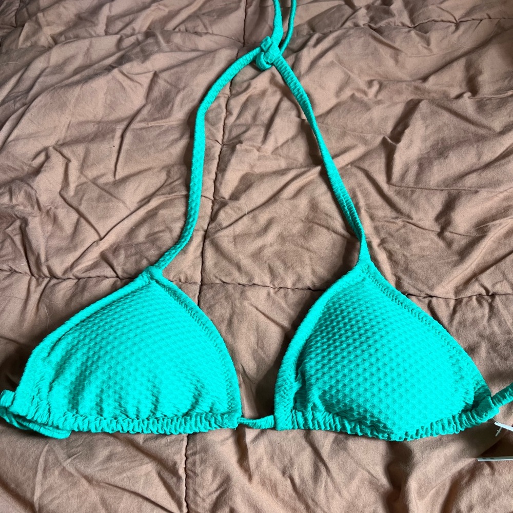 Green triangle bikini top from aerie. Size small. New with tags.